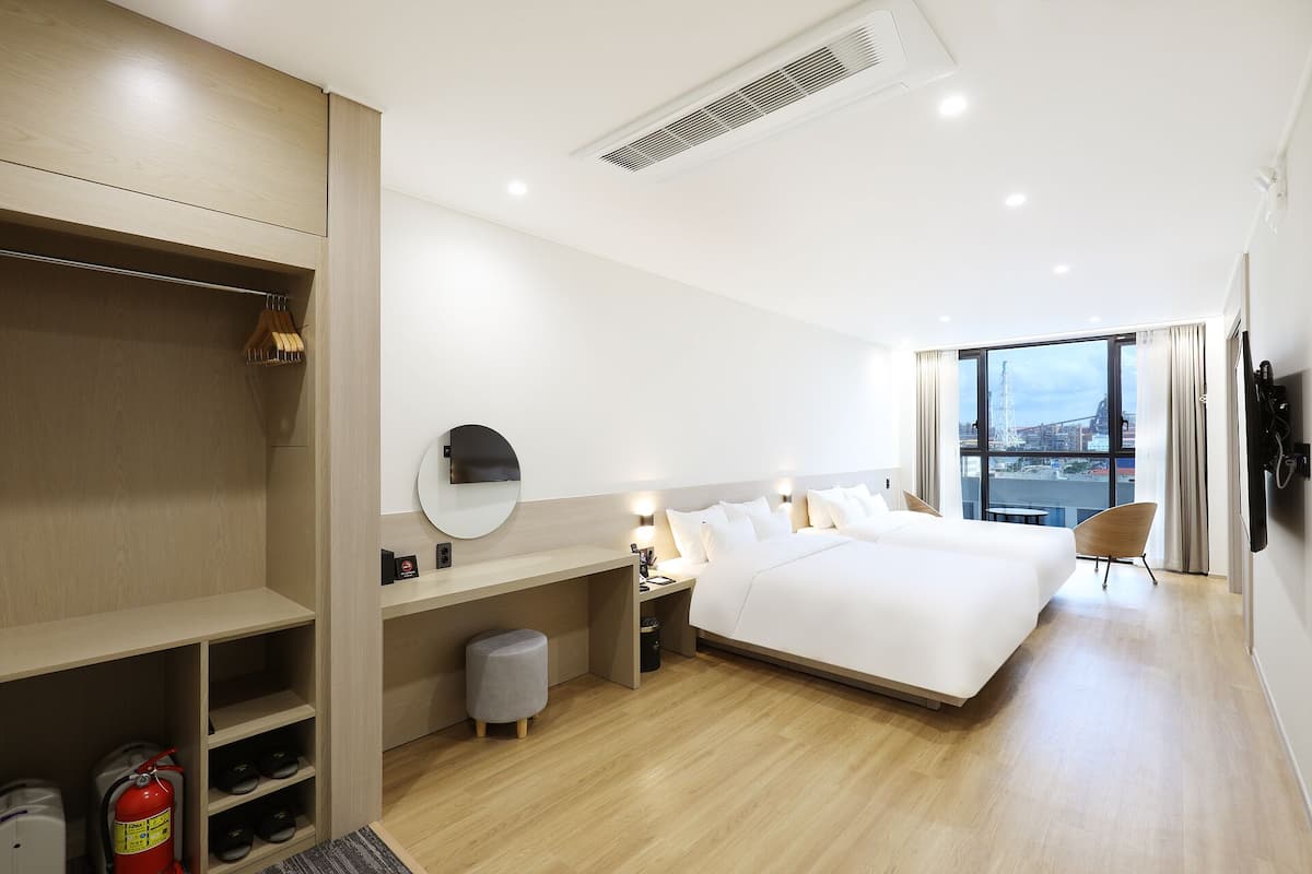 Superior Twin Room | Individually decorated, individually furnished, free WiFi, bed sheets
