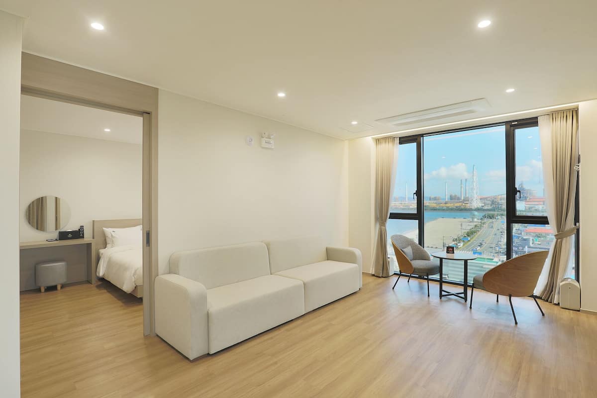 Family | Individually decorated, individually furnished, free WiFi, bed sheets