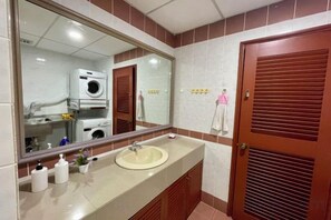 Unclassified image, 4 of 28, button - Kuching City Center Riverbank Suites With Marvelous River View (Kuching Division)