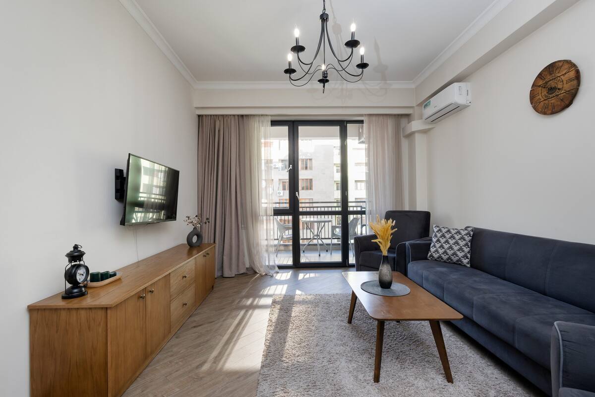 Traditional-Apartment, Balkon, Stadtblick | Wohnbereich