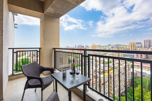 Executive-Apartment, Balkon, Stadtblick | Balkon
