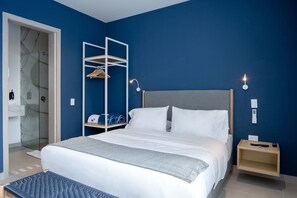 3 عدّة غرف نوم ومكواة/لوح كي وواي فاي وملاءات أسرّة