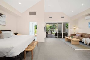 1 habitación, tabla de planchar con plancha, cuna de viaje y wifi 