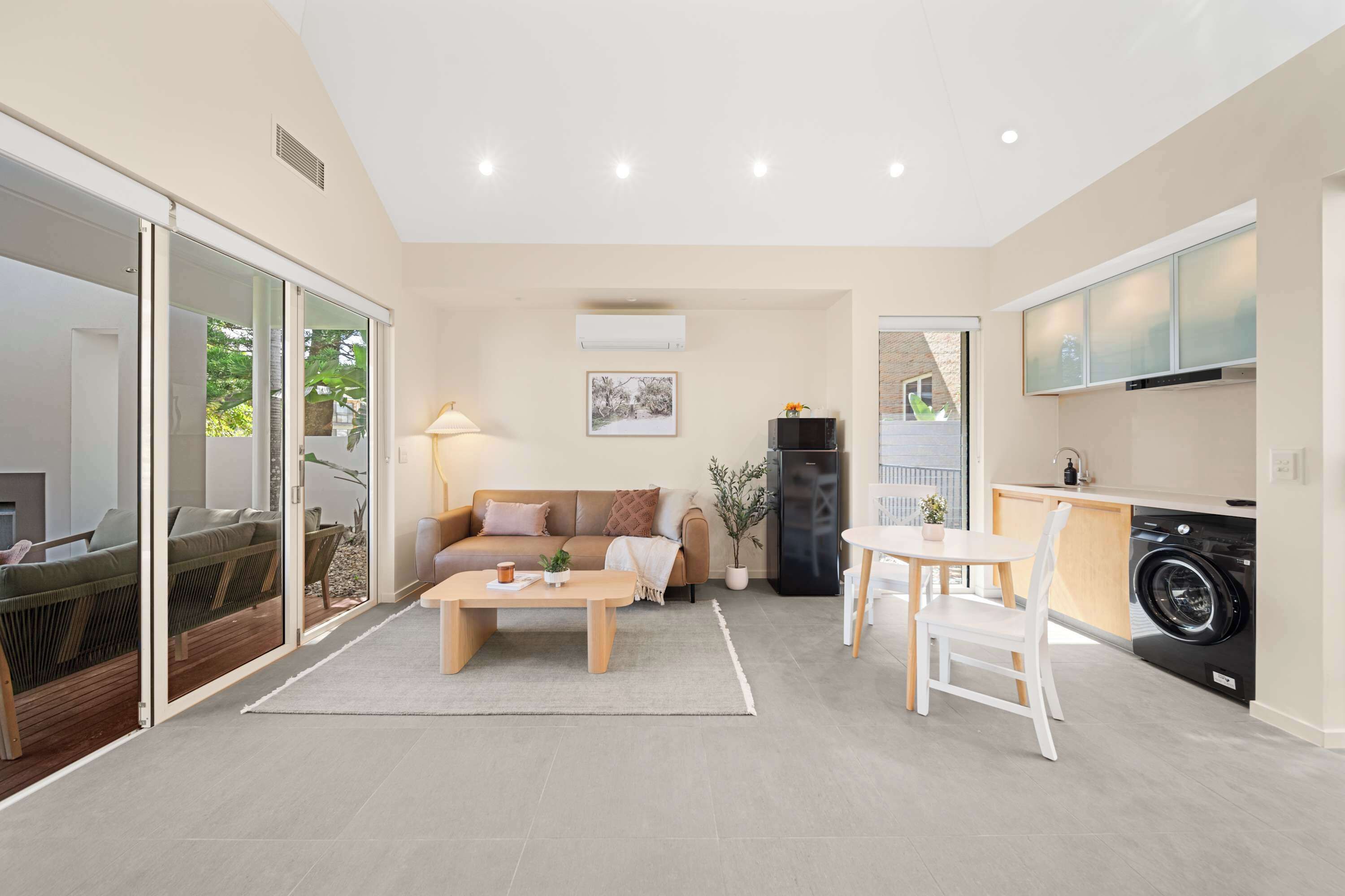 The Bungalow, Peaceful Hideaway Steps From The Sea - Bribie Island