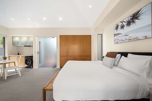 1 chambre, fer et planche à repasser, lit de bébé portatif, Wi-Fi