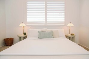 6 habitaciones, escritorio y tabla de planchar con plancha 