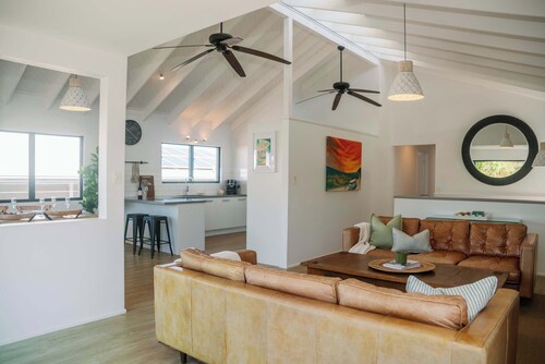 Moffat Beach Abode—Pet-friendly Escape by the Sea