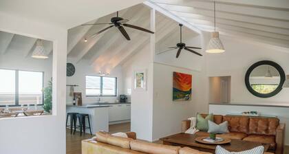 Moffat Beach AbodeâPet-friendly Escape by the Sea