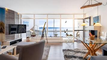 TV, caminetto, tavolo da ping pong