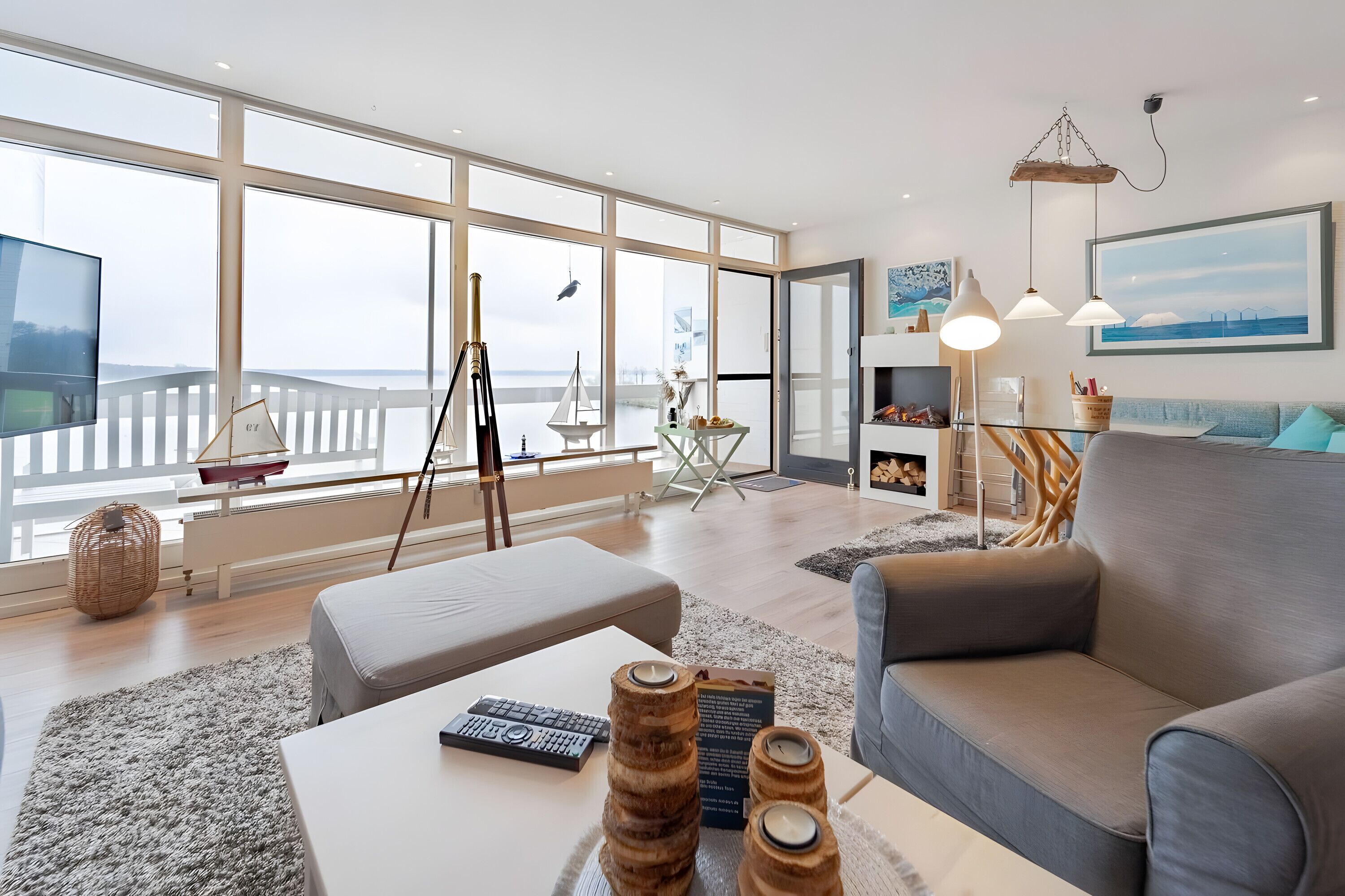 Fernseher, Kamin, Tischtennisplatte