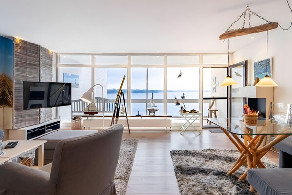 TV, fireplace, table tennis