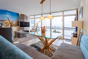 TV, fireplace, table tennis