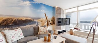 Apartment 'Delf Inn' with Lake View, Balcony and Wi-Fi