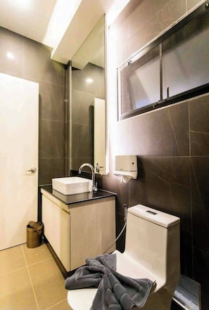 Villa, 3 chambres, accessible aux personnes à mobilité réduite, fumeurs | Salle de bain