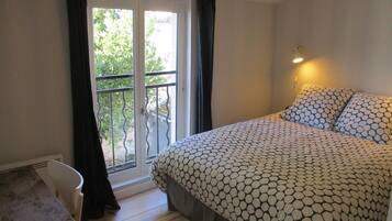 2 chambres, fer et planche à repasser, Wi-Fi, draps fournis