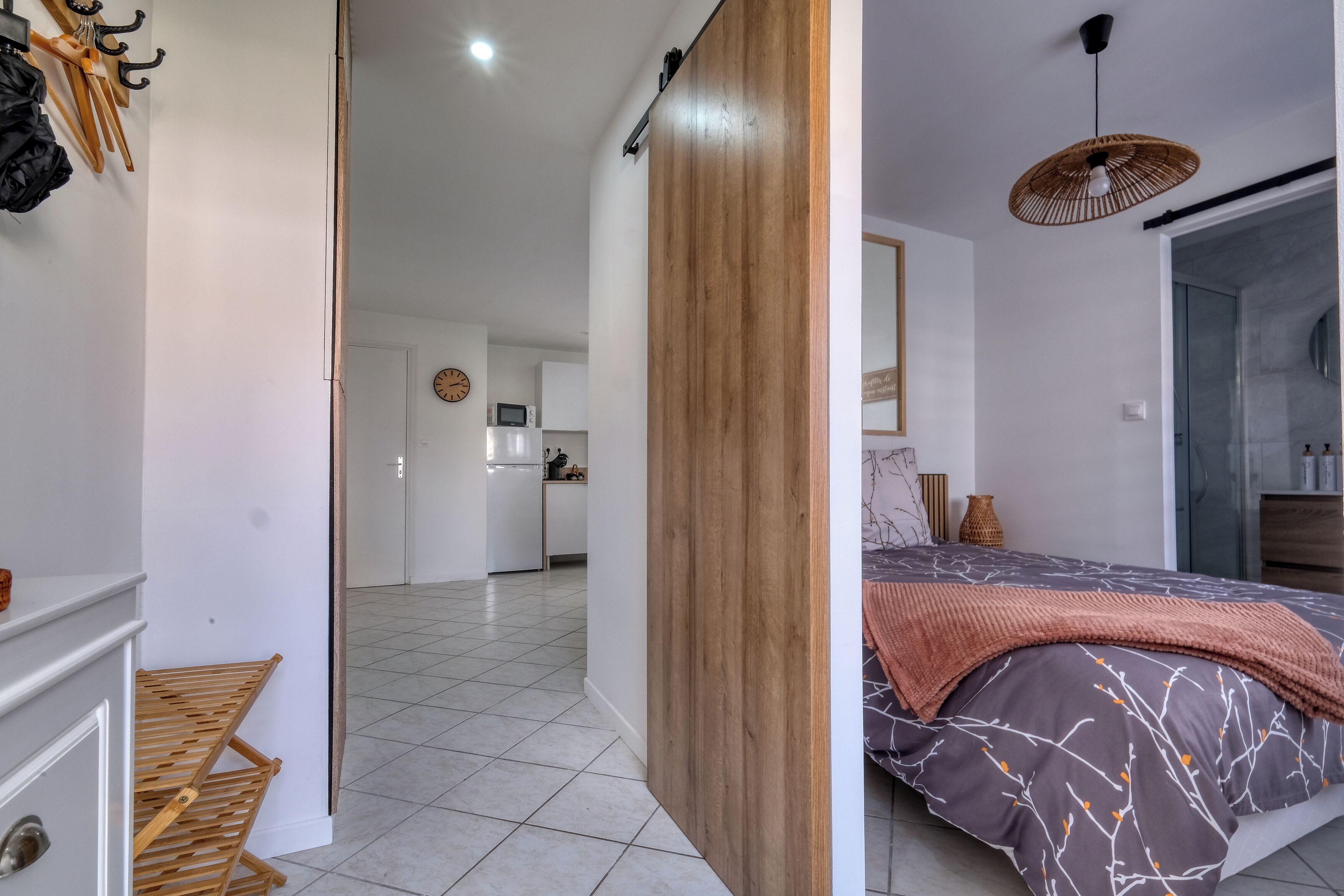 1 chambre, fer et planche à repasser, accès Internet, draps fournis