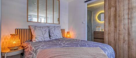 1 bedroom, iron/ironing board, Internet, bed sheets