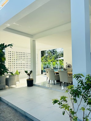 Villa, 5 habitaciones, con acceso para personas discapacitadas, para fumadores | Área de sala de estar