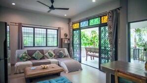 House, 2 Bedrooms, Smoking, Balcony | Living room | Books - Jaccuzi House 5 pl 200 m From a Beautiful Beach (Krabi)