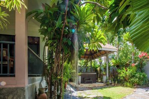 House, 2 Bedrooms, Smoking, Balcony | Terrace/patio