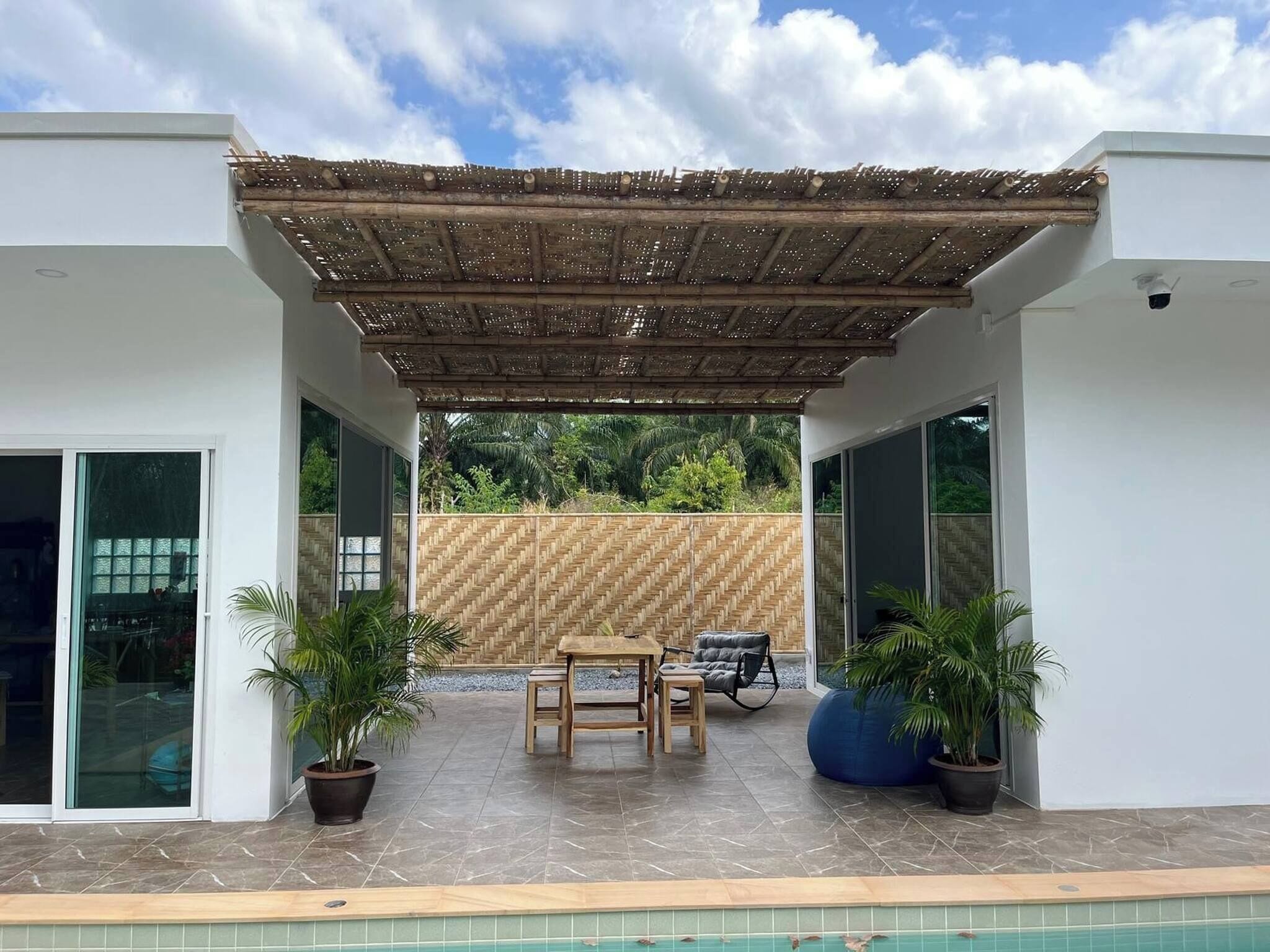 Vila, 2 quartos, para fumantes, piscina particular | Terraço/pátio