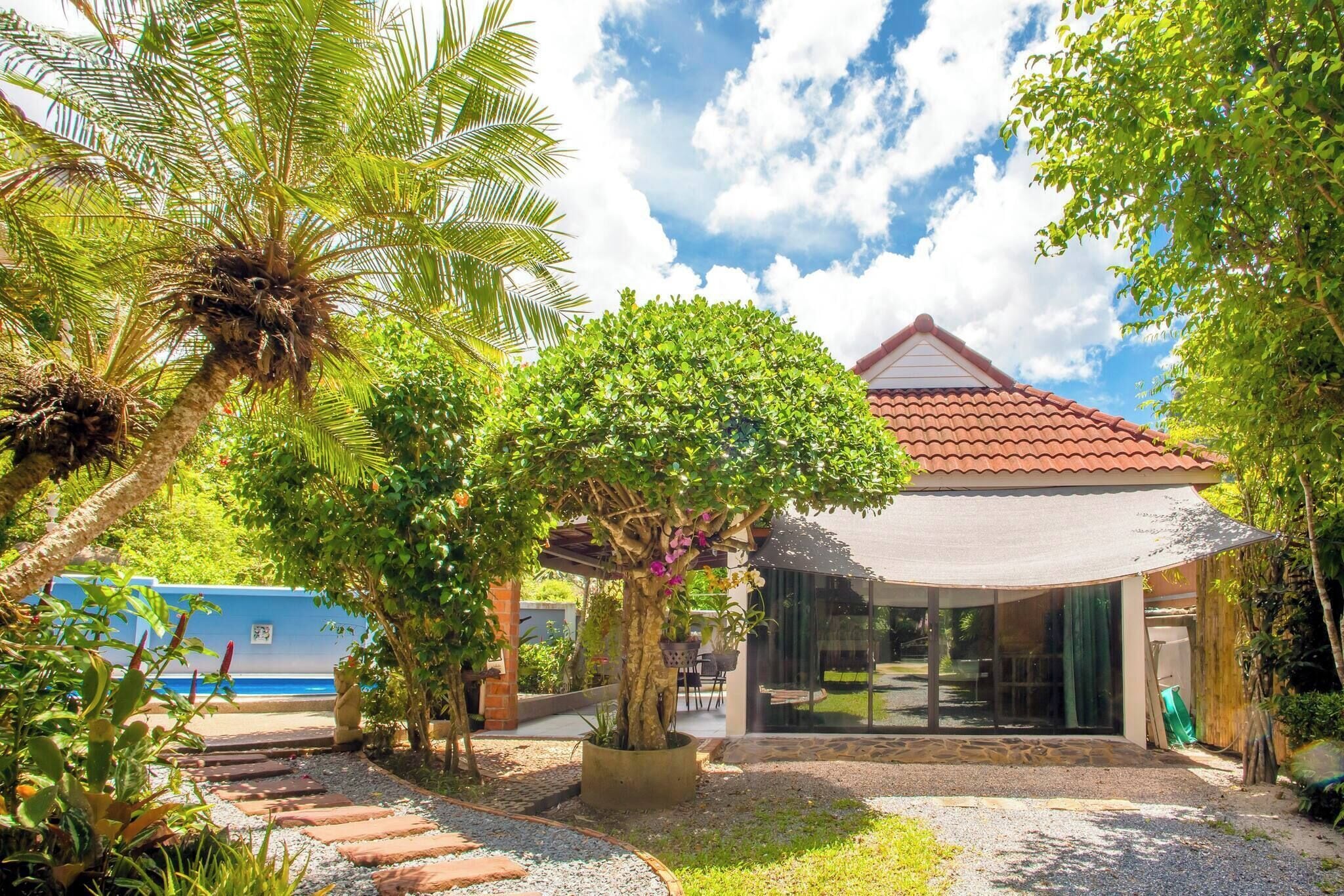 Vila, 4 quartos, para fumantes, piscina particular | Fachada