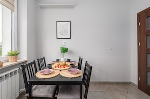 Apartment, 2 Bedrooms, Balcony, City View | Private kitchen