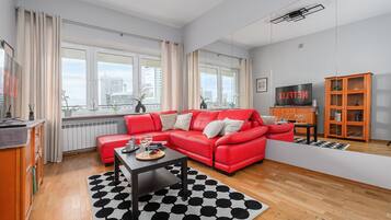 Cortinas blackout, tabla de planchar con plancha y wifi gratis