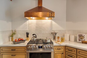Fridge, microwave, oven, stovetop - Hot Tub, Sauna & Red Rock Views Near Sedona Trails | Sedona Serenity Retreat (Sedona)