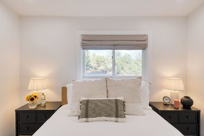 4 bedrooms, desk, iron/ironing board, travel cot