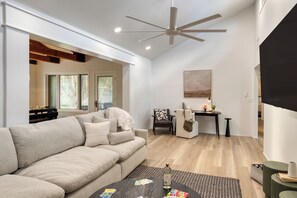 Smart TV, fireplace, ping pong, offices