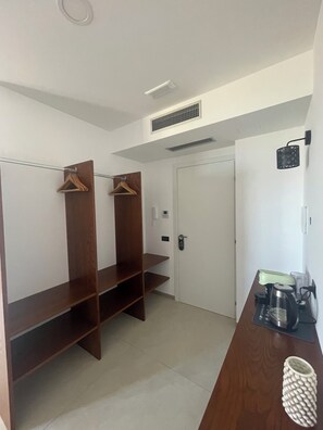 Family Suite, Balcony | In-room safe, desk, free WiFi - B&B I TRAMONTI DEL GOLFO SICILIA B&B (Balestrate)