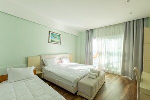 1 bedroom, WiFi, bed sheets - Pleasant hotel room with stunning view in Durrës (Durrës)