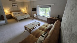 Standard Double Room, Ensuite | Iron/ironing board (on request), individually furnished, bed sheets - The Ostrich (Castle Acre)