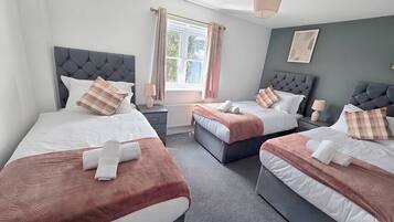 3 chambres, bureau, fer et planche Ă repasser, Wi-Fi gratuit