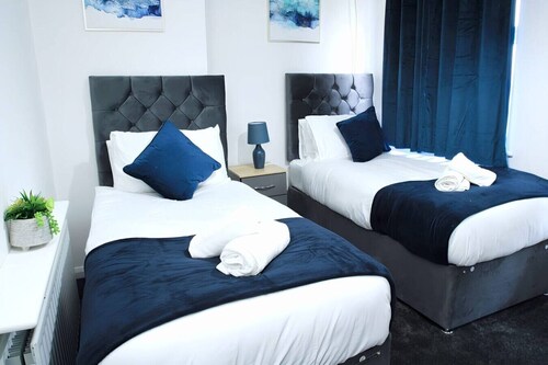 2ndHomeStays I Erdington | Sleeps 5-6 I Parking