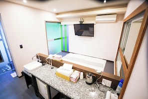 Family Twin Room | Free WiFi