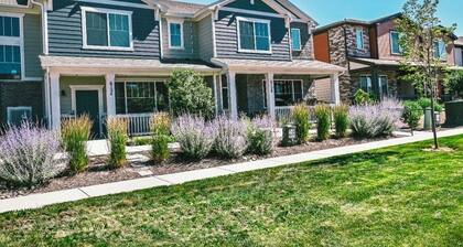 Modern Townhome Near Denver International Airport and Gaylord Hotel