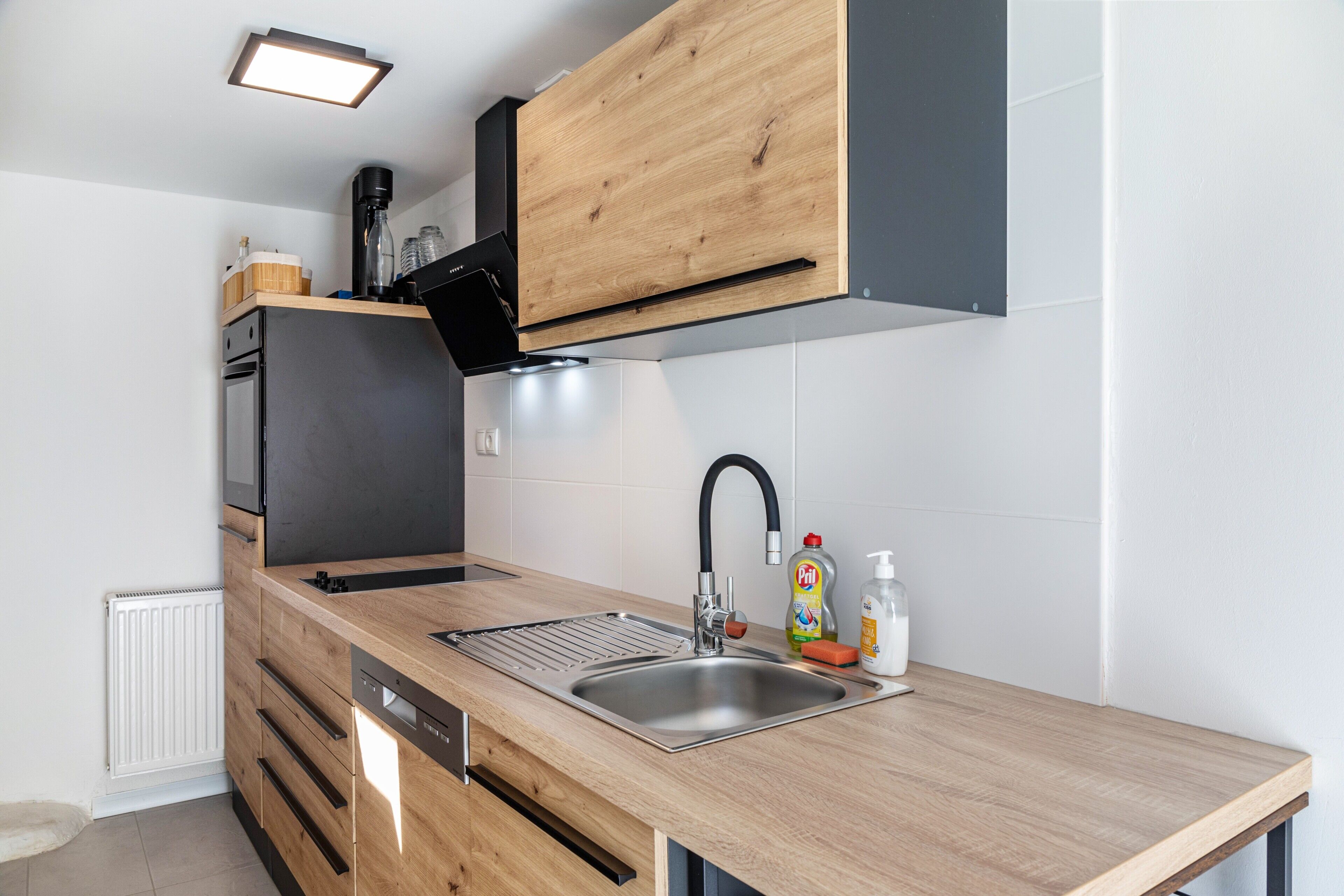 Kühlschrank, Ofen, Herdplatte, Geschirrspüler