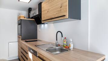 Kühlschrank, Ofen, Herdplatte, Geschirrspüler