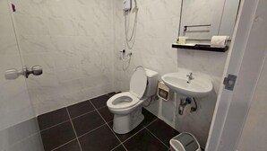 A bathroom with a toilet, bidet, and sink. - Wae Phak Stay Hostel@Khok Kloi (Takua Thung)