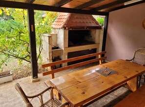 Departamento (Apartmetns Villa Dina 2) | Área de parrilladas y picnic