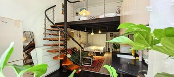 Shanghai Hills & Aromahome Sunshine BnB