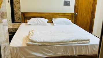 Deluxe dubbelrum - utsikt mot staden | Gratis wi-fi