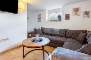 TV - Apartment 'Modernes  Am Deister' with Wi-Fi (Springe)