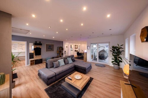 Serviced-Apartment  mit komplett eingerichtetem Arbeitsplatz