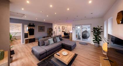 Serviced-Apartment mit komplett eingerichtetem Arbeitsplatz