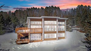 المنشأة من الخارج