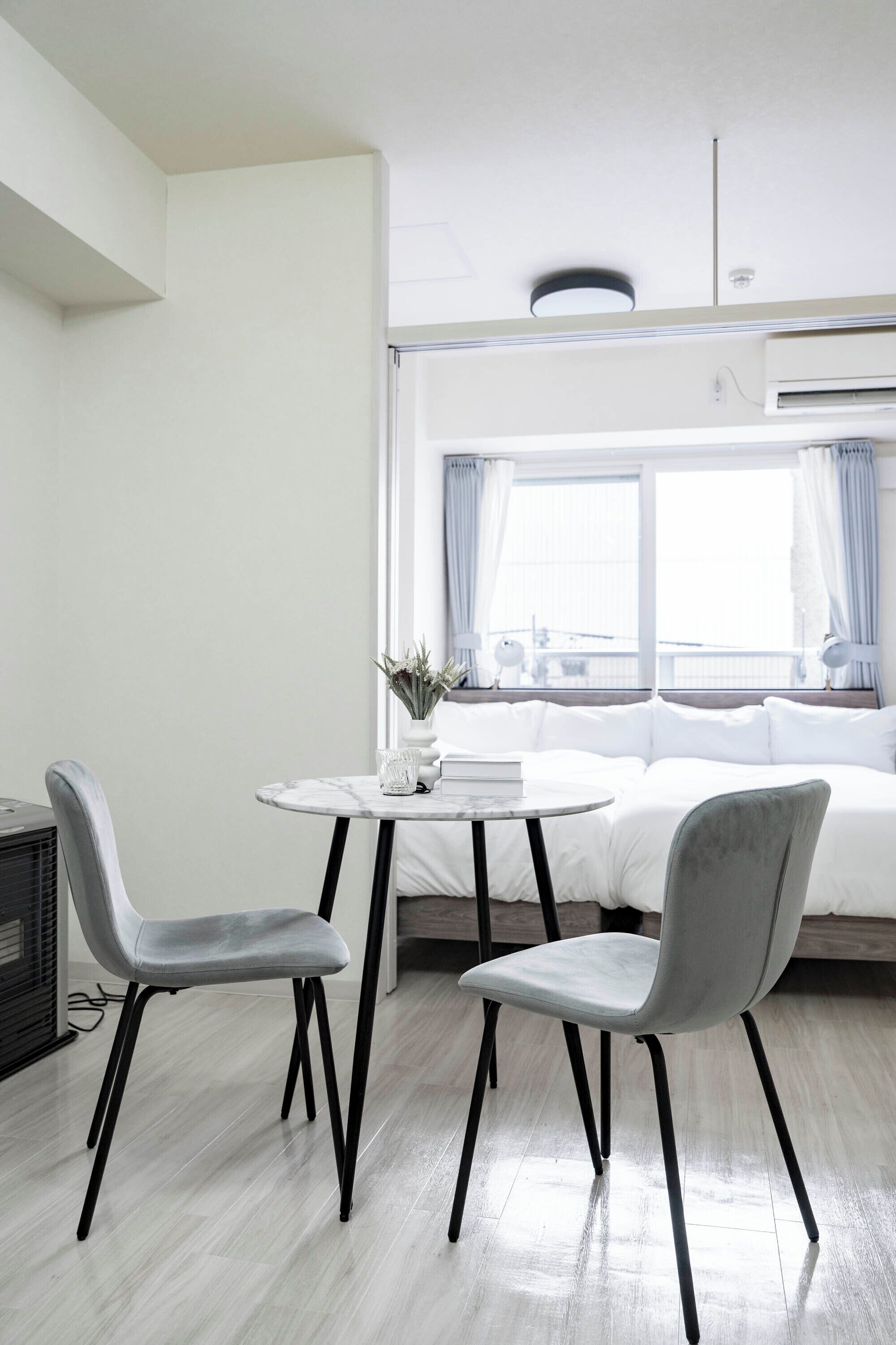 客室内のダイニングエリア