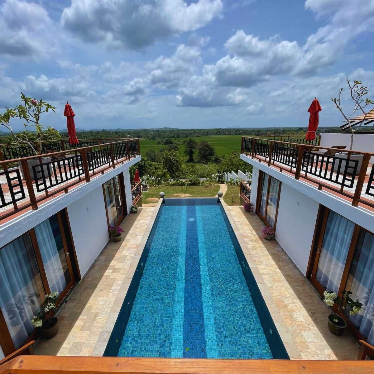 Kolam renang outdoor